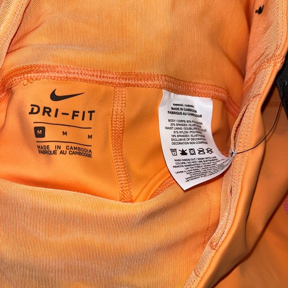 Nike Speed Tight Fit Leggings Size Medium - NWT CU3288-835 - Womens - Picture 2 of 3